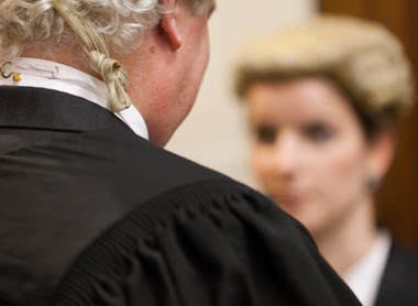 barristers-talking-court